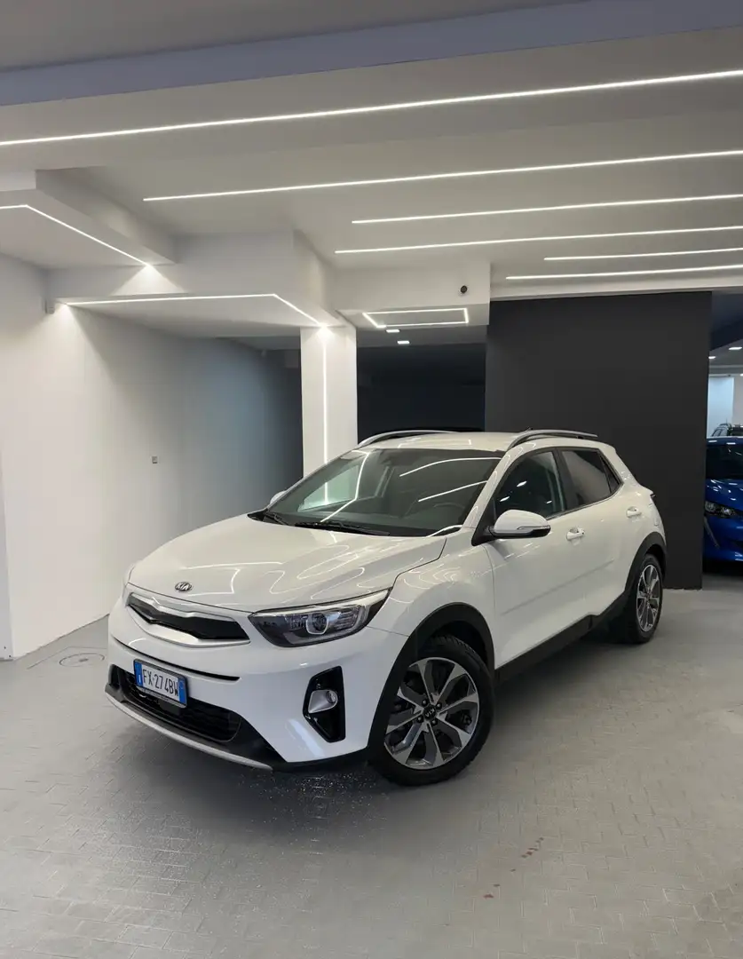 Kia Stonic Stonic 1.6 CRDi 115 CV Energy Blanc - 1