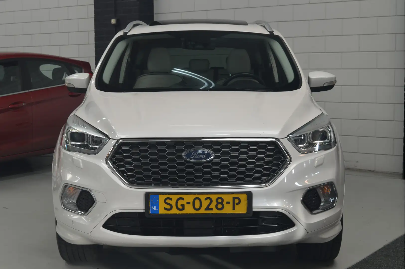 Ford Kuga 1.5 EcoBoost Vignale // PANO // CAMERA // TREKHAAK Blanc - 2