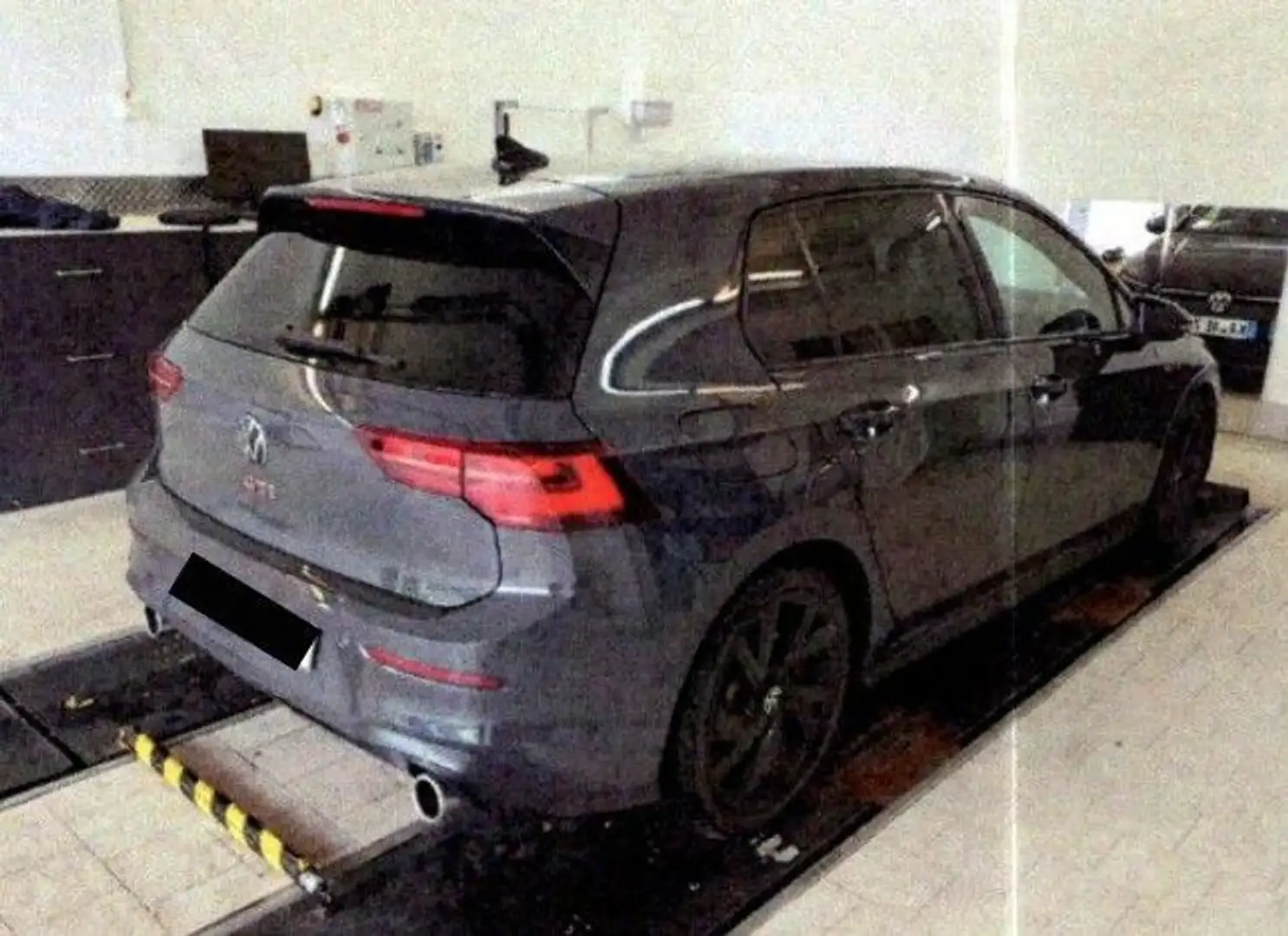 Volkswagen Golf GTI 2.0 TSI DSG *LED*CARPLAY*ACC* Grau - 2
