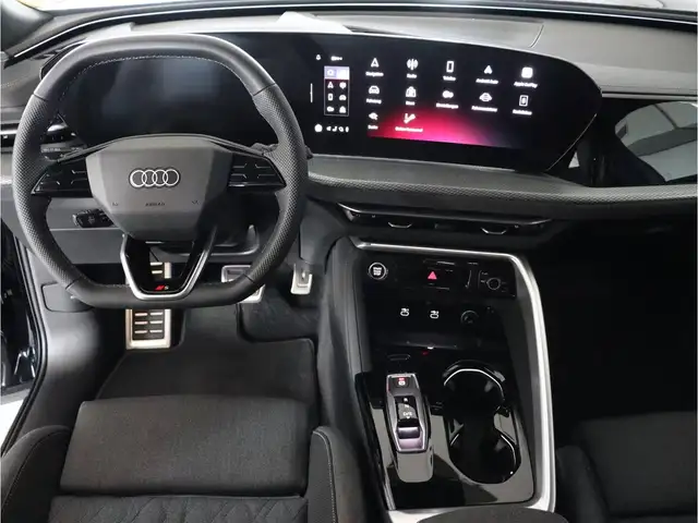Audi Q5 view 10