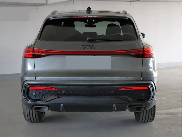 Audi Q5 view 13