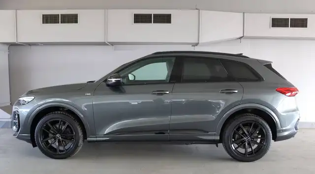 Audi Q5 view 6