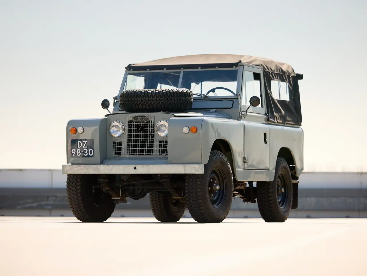 Land Rover Series IIa 88 Soft Top, foto 2