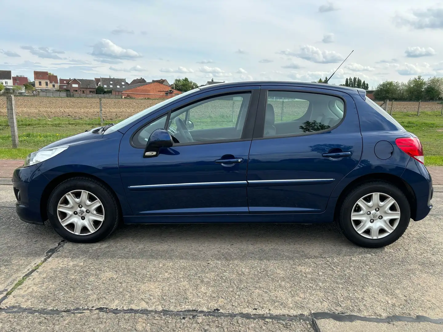 Peugeot 207 1.6i 16v Premium Bleu - 1