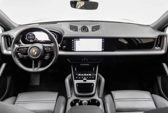 Porsche Cayenne view 10