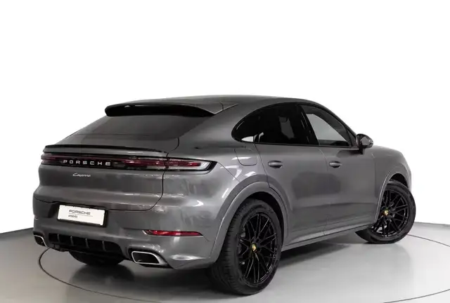 Porsche Cayenne view 13