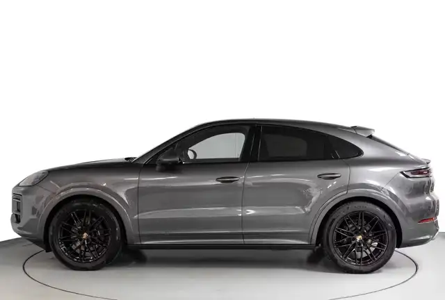 Porsche Cayenne view 7