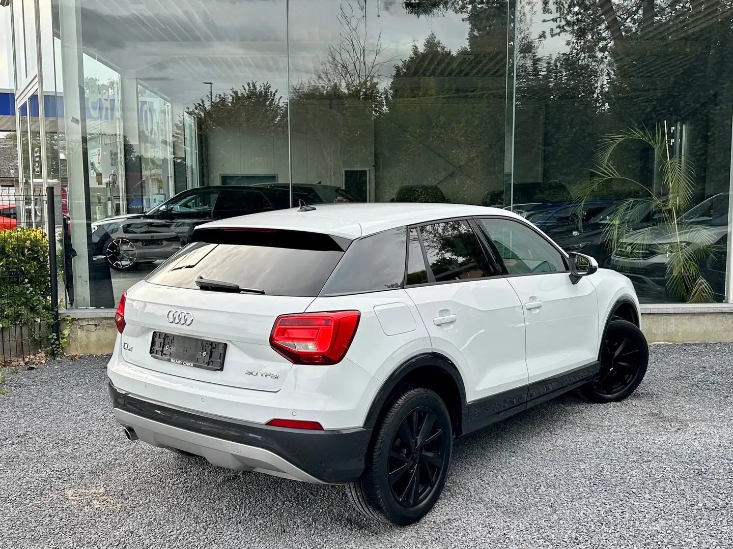 Audi Q2 *1.0 TFSI*BOITE AUTO*CARNET COMPLET*NAVI Blanc - 2