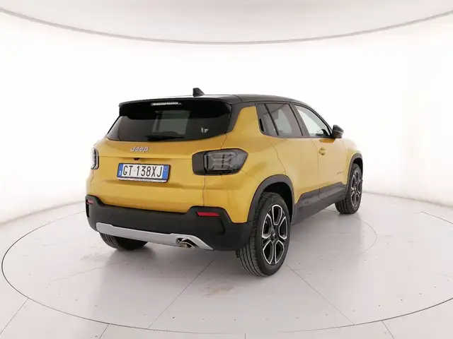 Jeep Avenger view 2