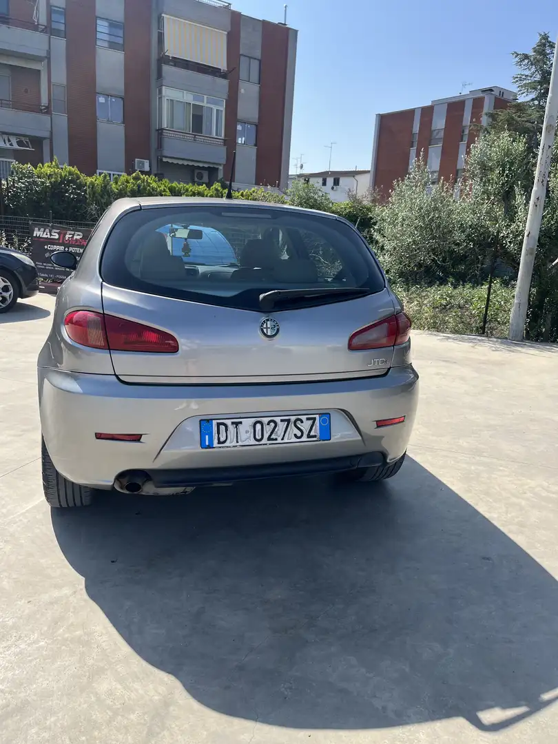 Alfa Romeo 147 5p 1.9 jtd Distinctive 120cv - 1