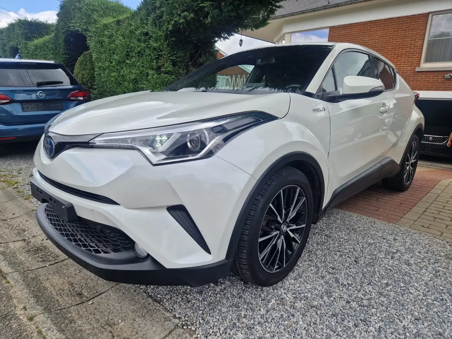 Toyota C-HR 1.8i VVT-i Hybrid C-Hic E-CVT Wit - 1