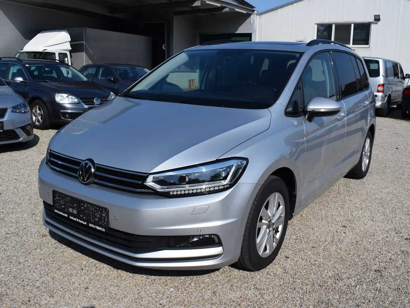 Volkswagen Touran Sky 2,0 SCR TDI DSG Argent - 1