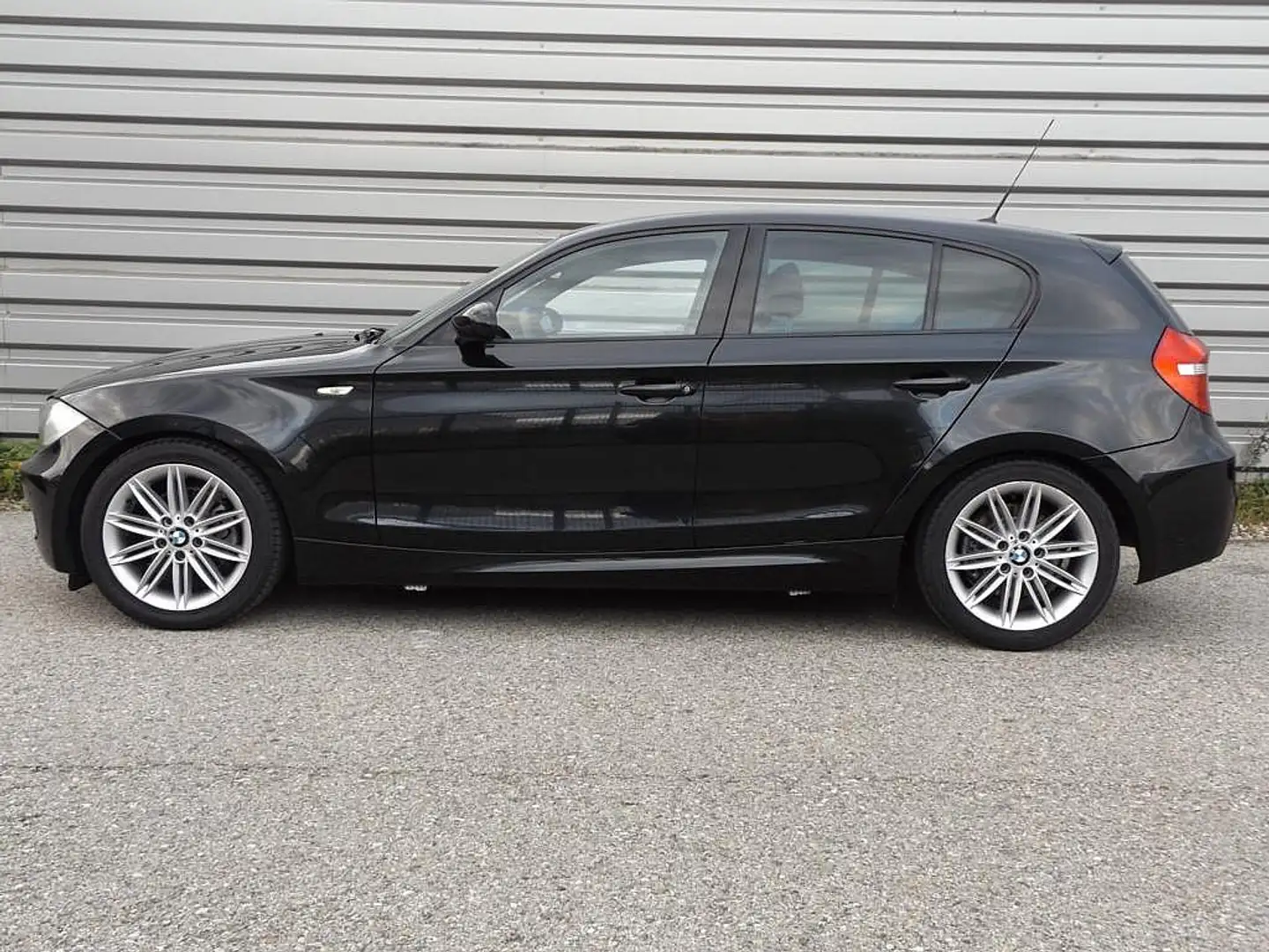 BMW 118 d M-Paket E87N47 FaceliftMod2009 Leder 1Hand Al... Schwarz - 2