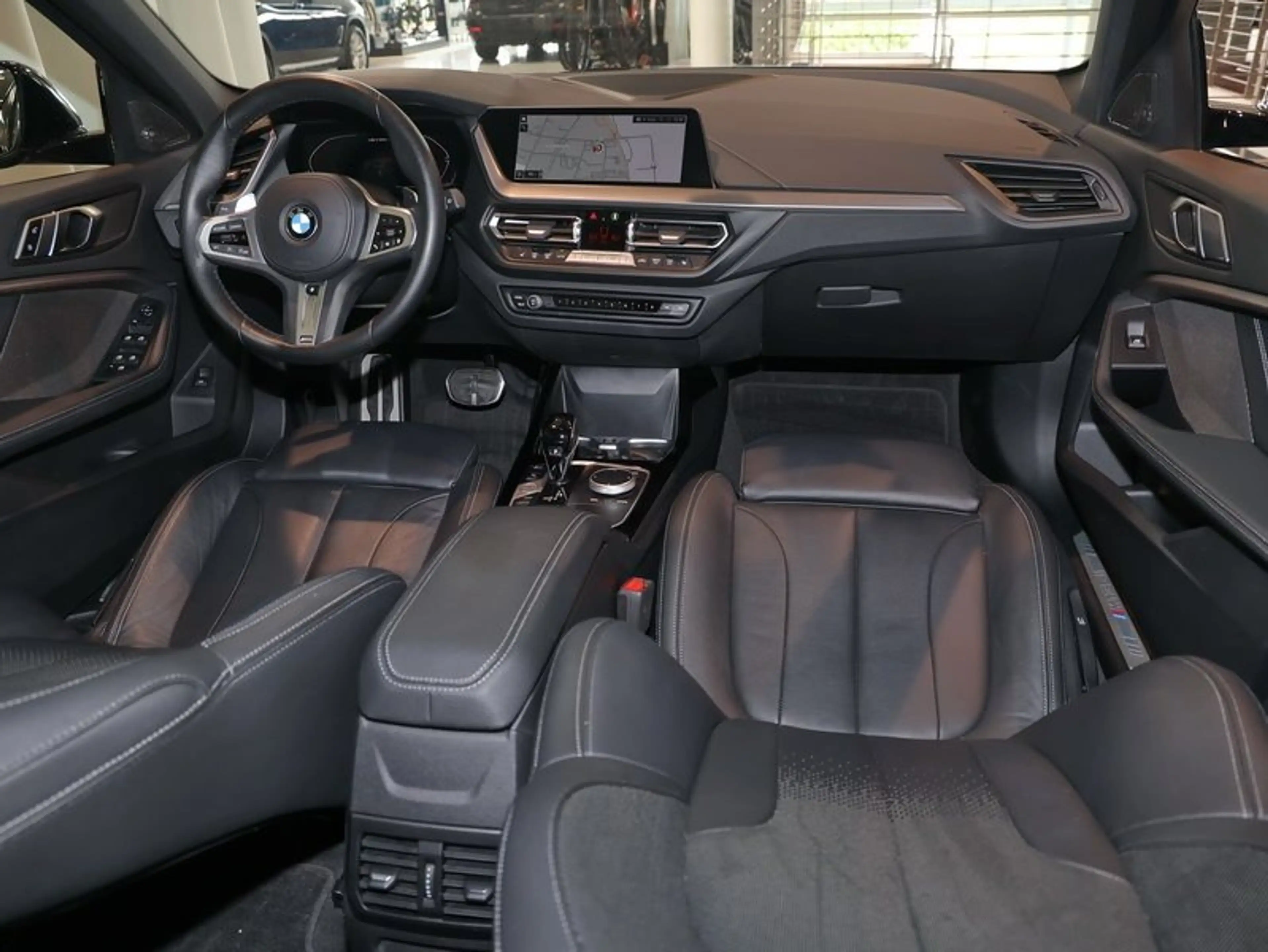 BMW 135 M135i xDrive Hatch — photo 5