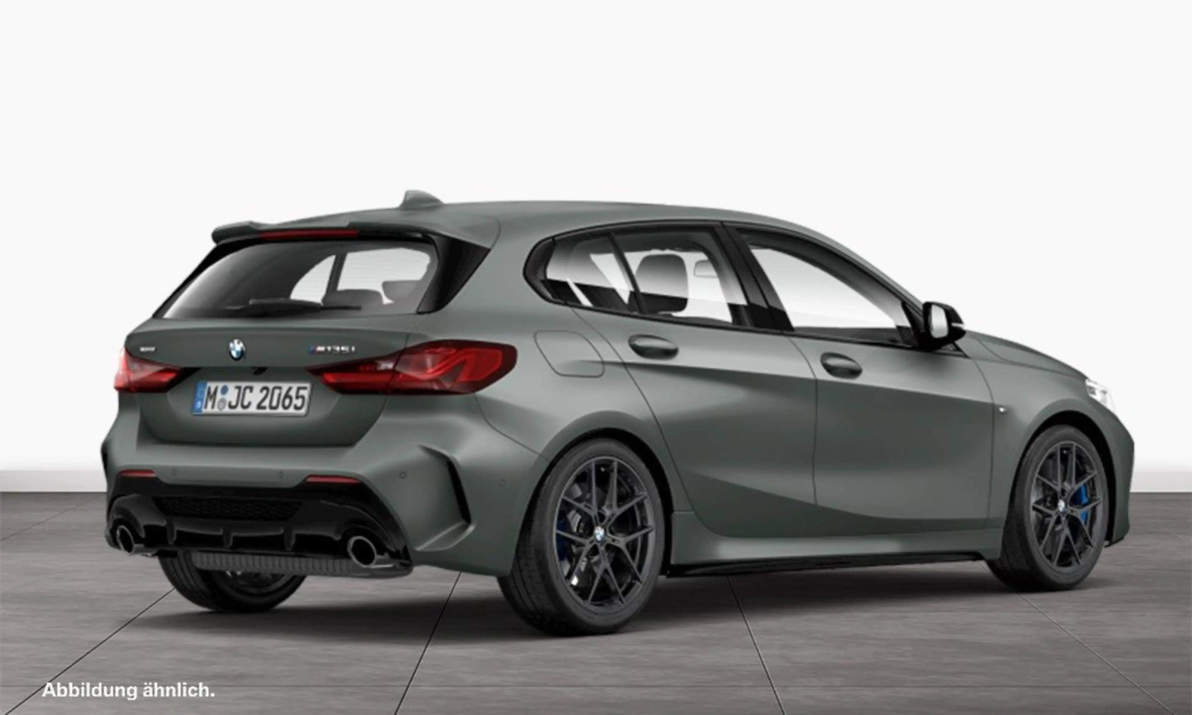 BMW 135 M135i xDrive Hatch — photo 2