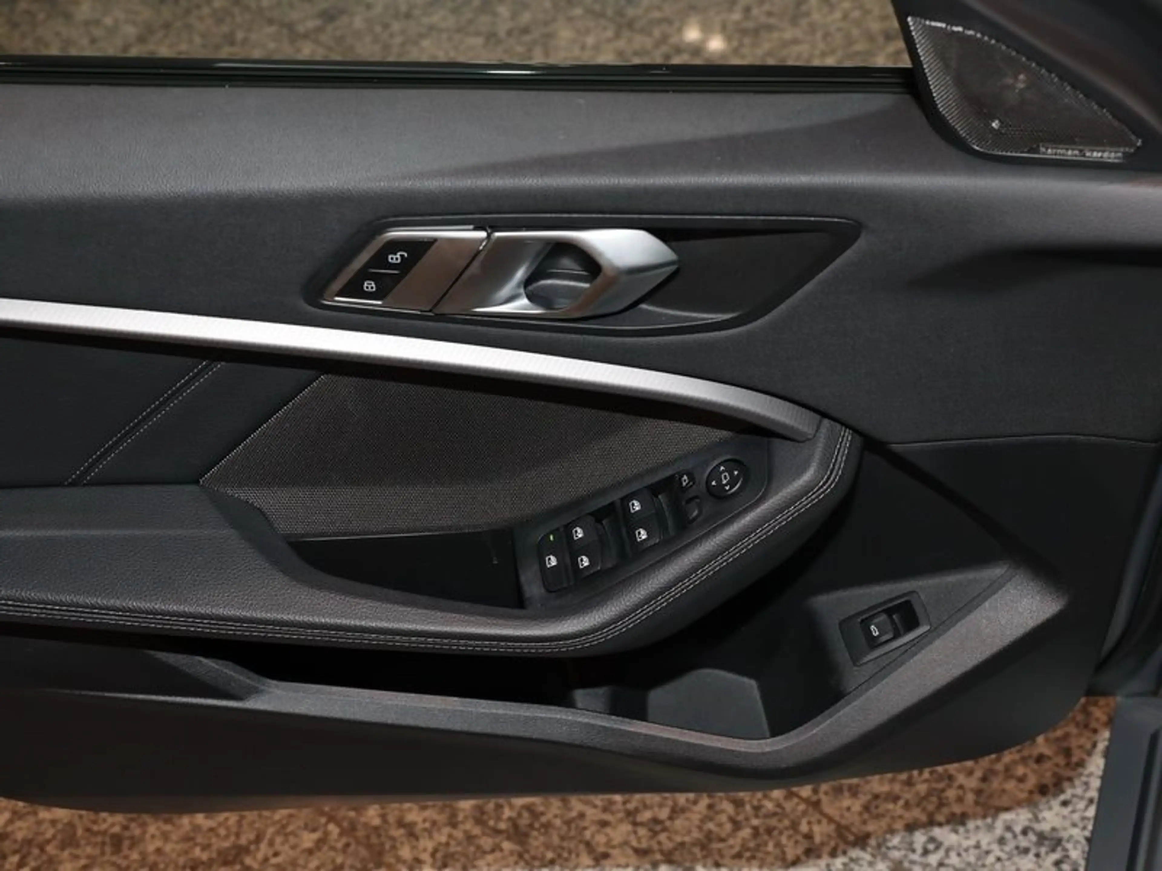 BMW 135 M135i xDrive Hatch — photo 9