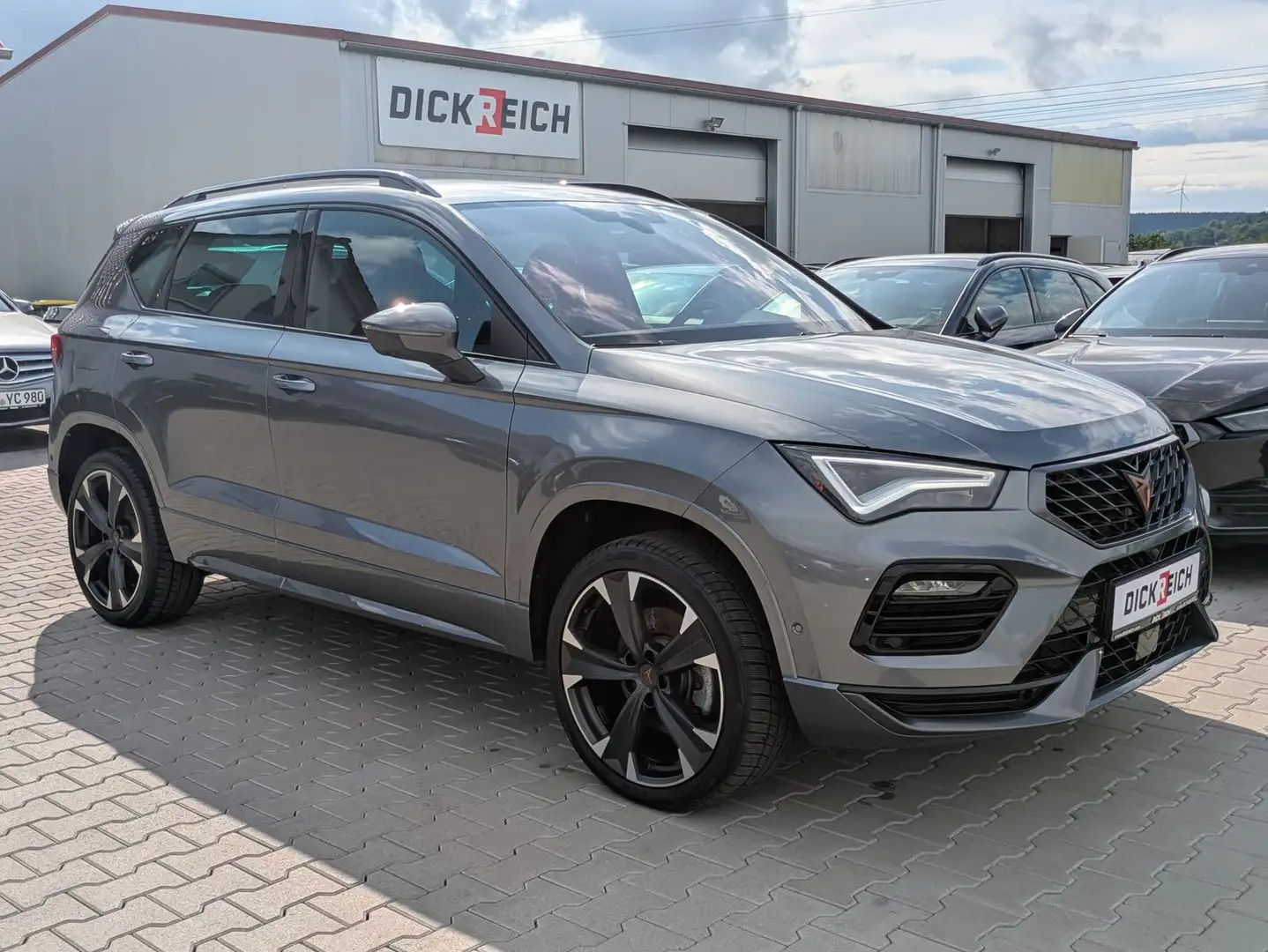 CUPRA Ateca 1.5 TSI DSG AHK*LED*ACC*APP*KAMERA*19" Grau - 1