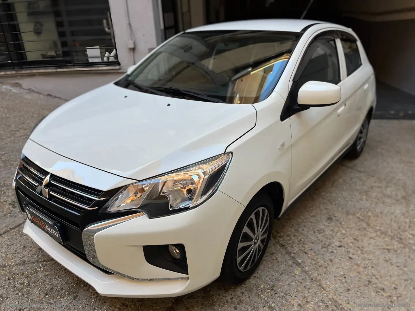 Mitsubishi Space Star 1.2 Invite SDA Weiß - 2