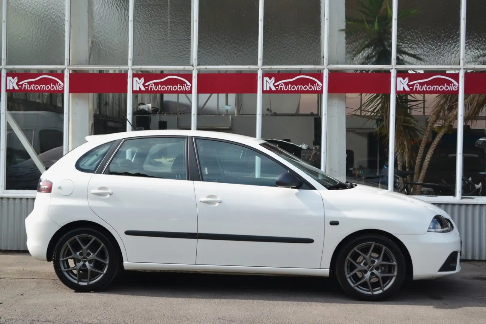 SEAT Ibiza 1.4 16V 63kW Sport Edition/Klimaautom. Weiß - 2