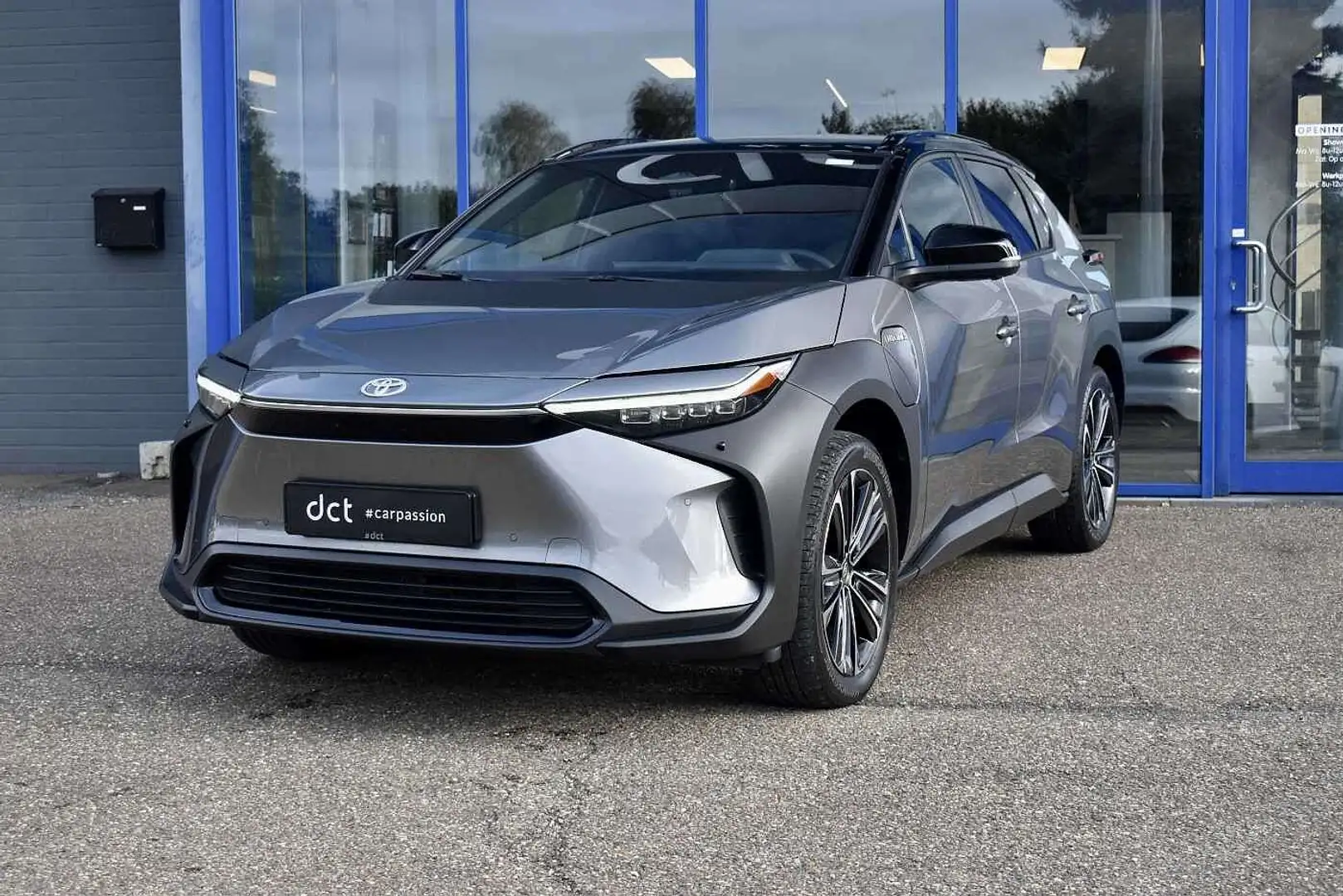 Toyota bZ4X 71.4 kWh Executive Pano JBL ACC 360 Blind Spot Gris - 1