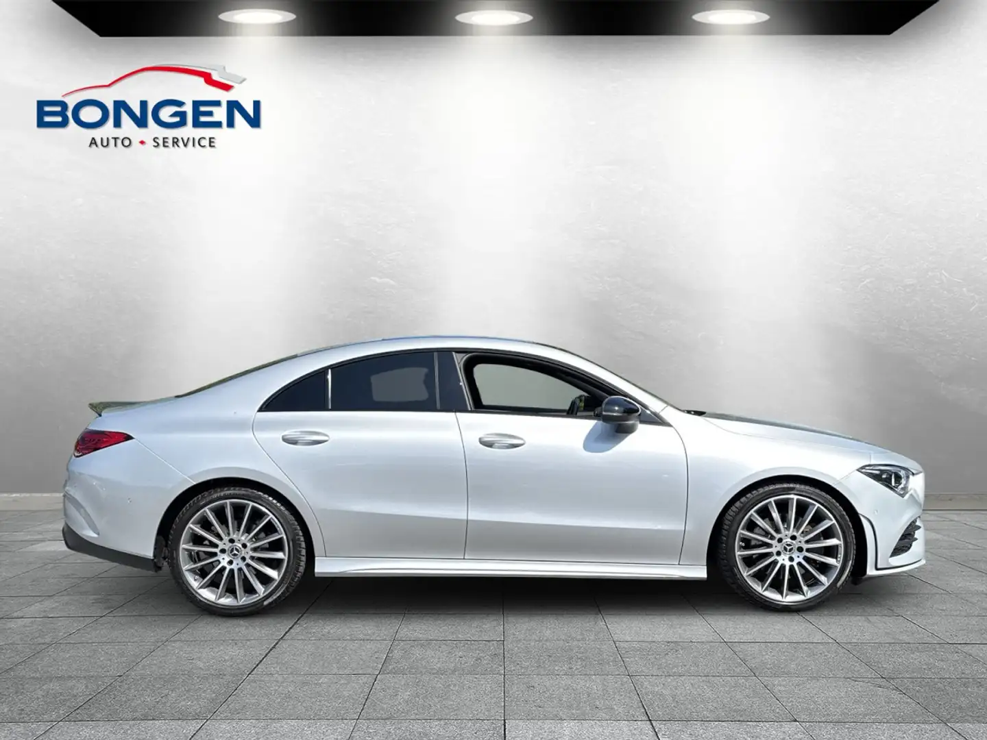 Mercedes-Benz CLA 200 4Matic AMG Line Schiebedach Navi Kamera Klima Silber - 2