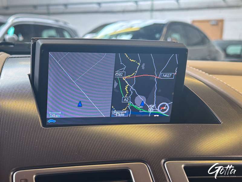 Photo du véhicule Aston Martin V8