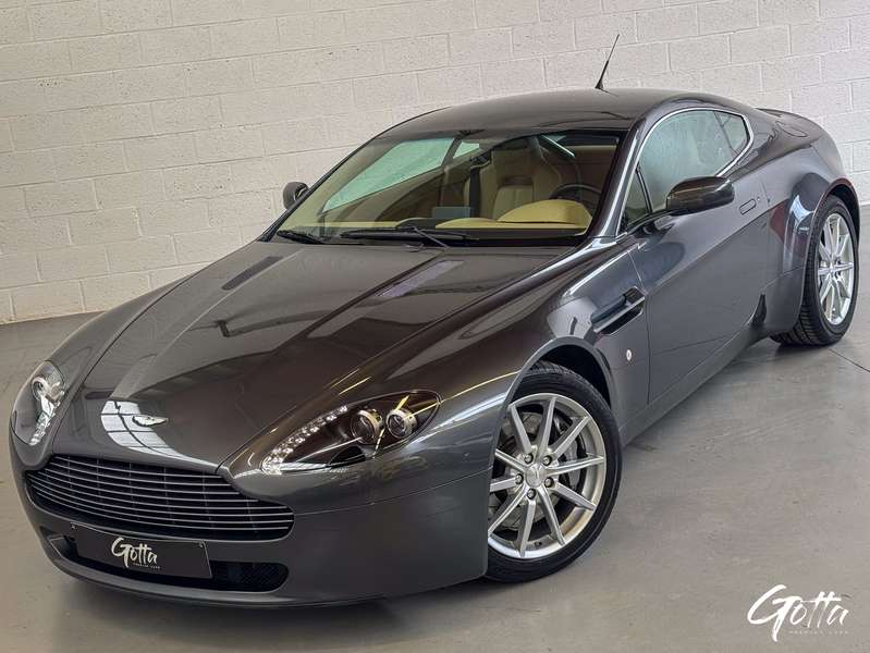 Photo du véhicule Aston Martin V8