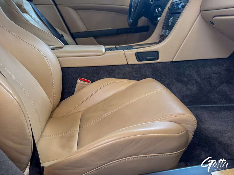 Photo du véhicule Aston Martin V8