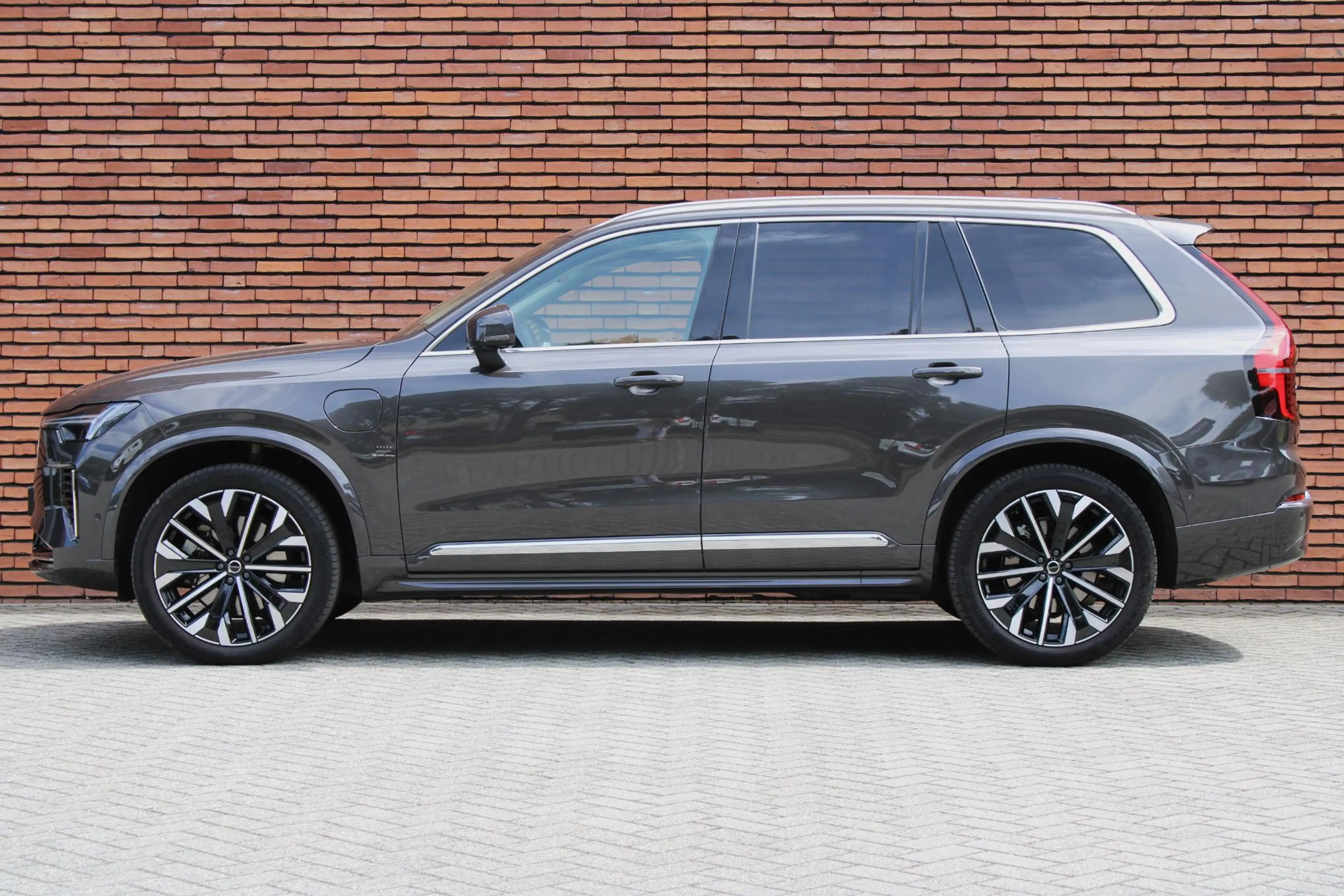 Volvo XC90 T8 Plug-in hybrid AWD Ultra Bright | Bowers & Wilk — photo 10