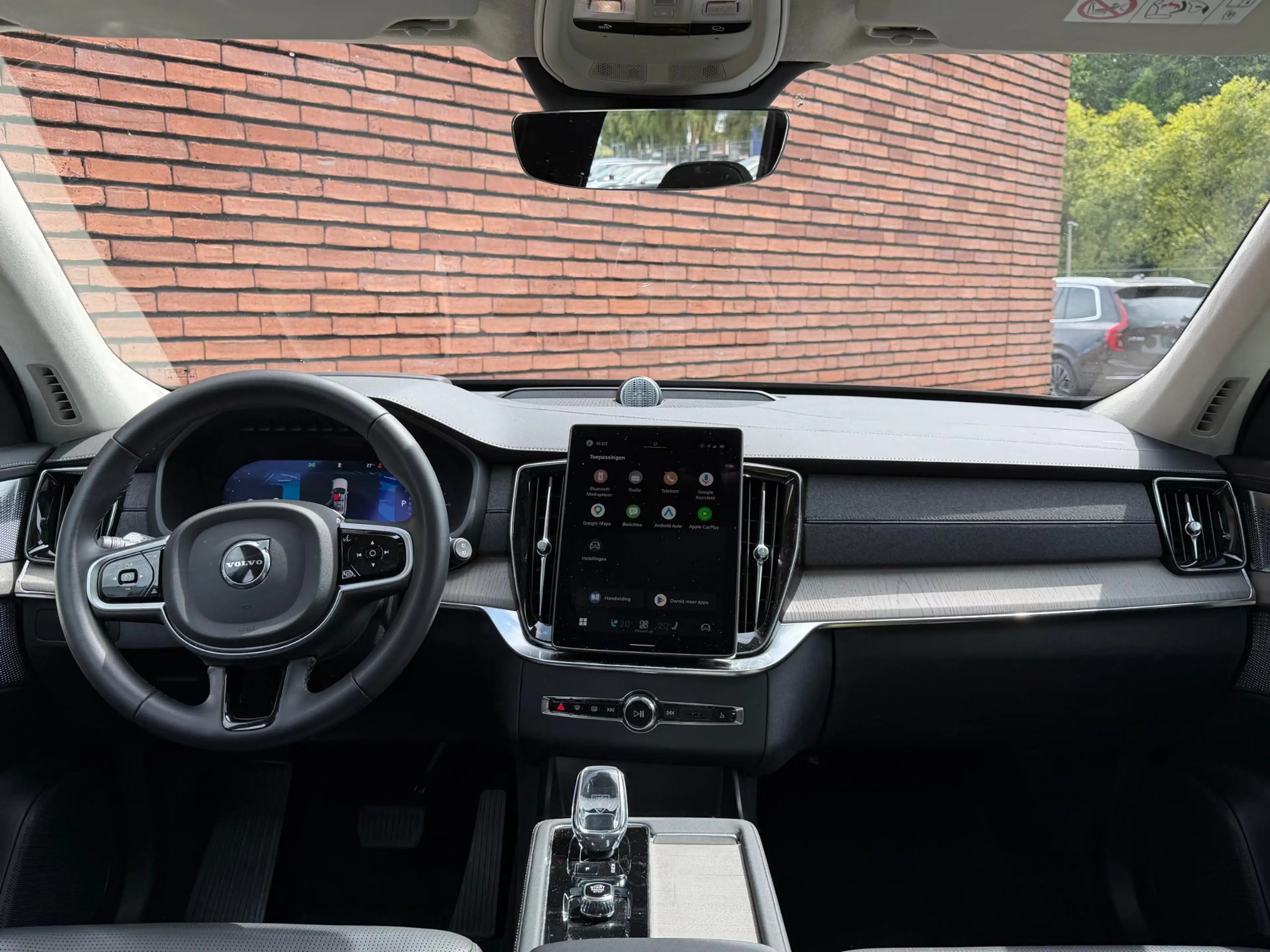 Volvo XC90 T8 Plug-in hybrid AWD Ultra Bright | Bowers & Wilk — photo 4