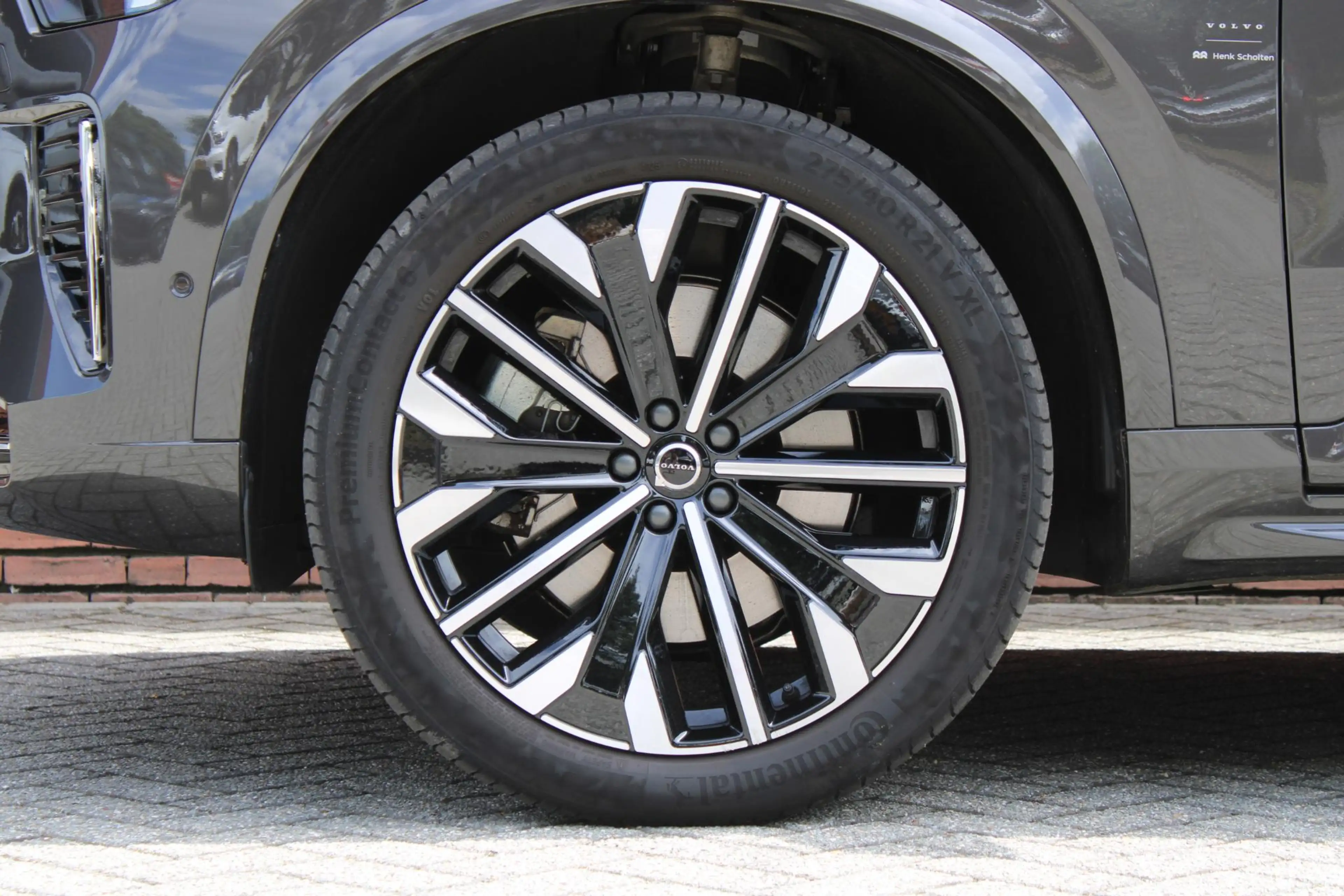 Volvo XC90 T8 Plug-in hybrid AWD Ultra Bright | Bowers & Wilk — photo 9