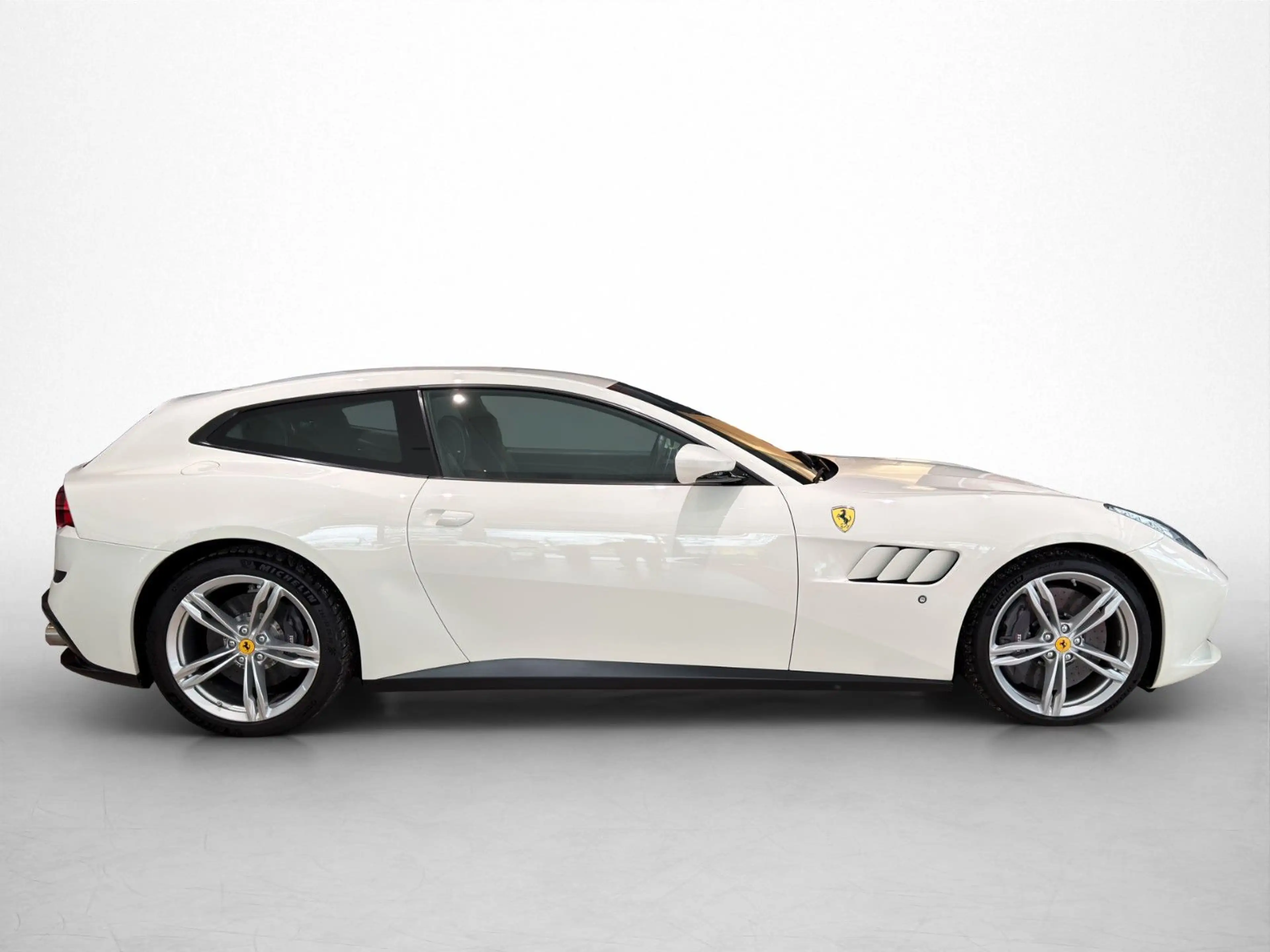 Ferrari GTC4 Lusso / Lift / Beifahrer-Display — photo 4
