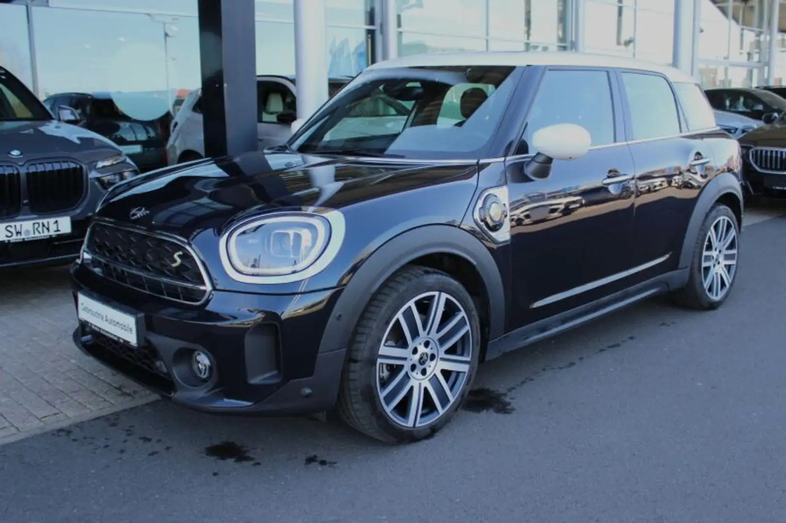 MINI Cooper SE Countryman Cooper SE ALL4 Countryman Glasdach.Navi.HeadUP Černá - 2