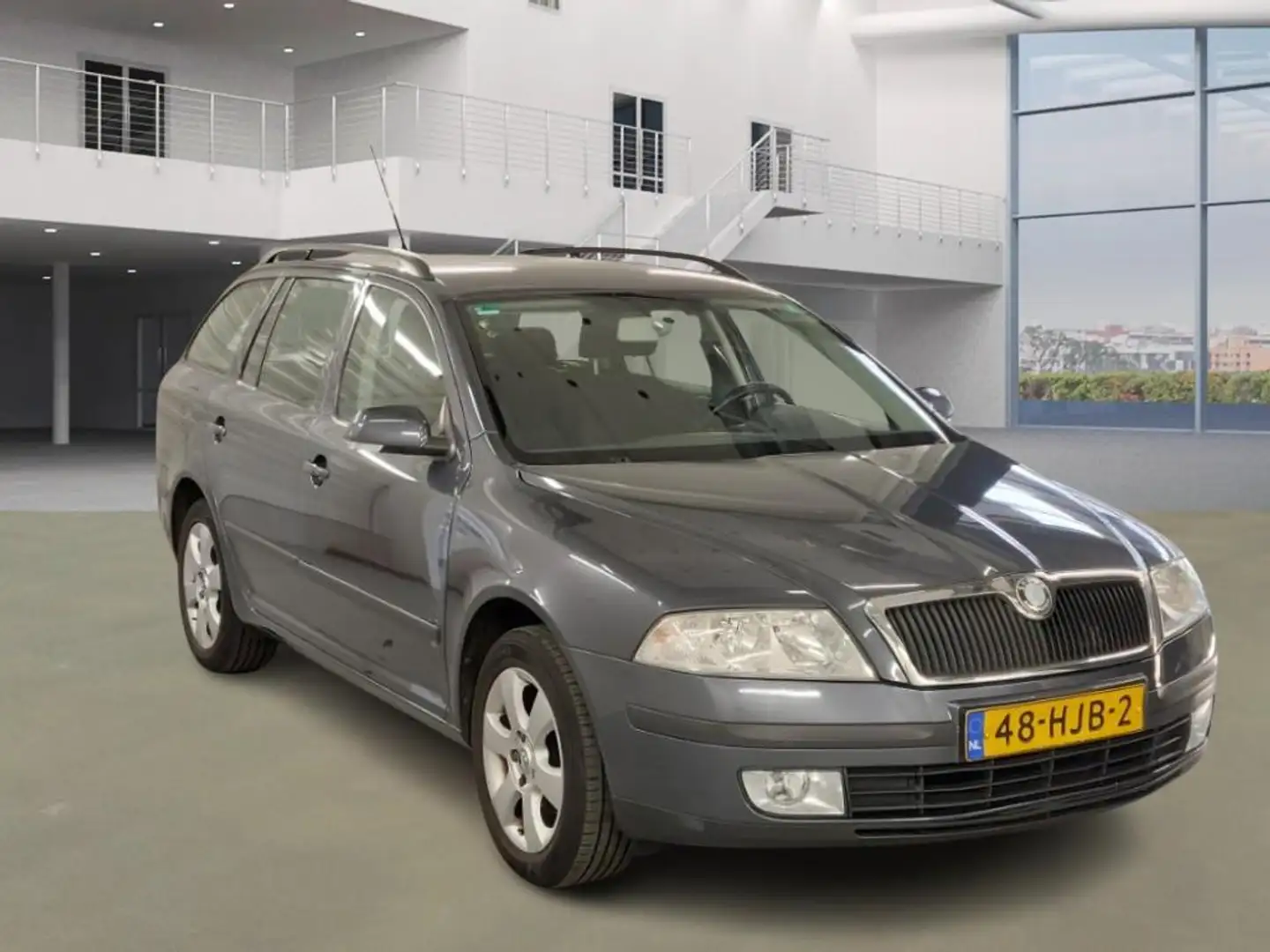 Skoda Octavia Combi 1.6 FSI Tour Grijs - 2