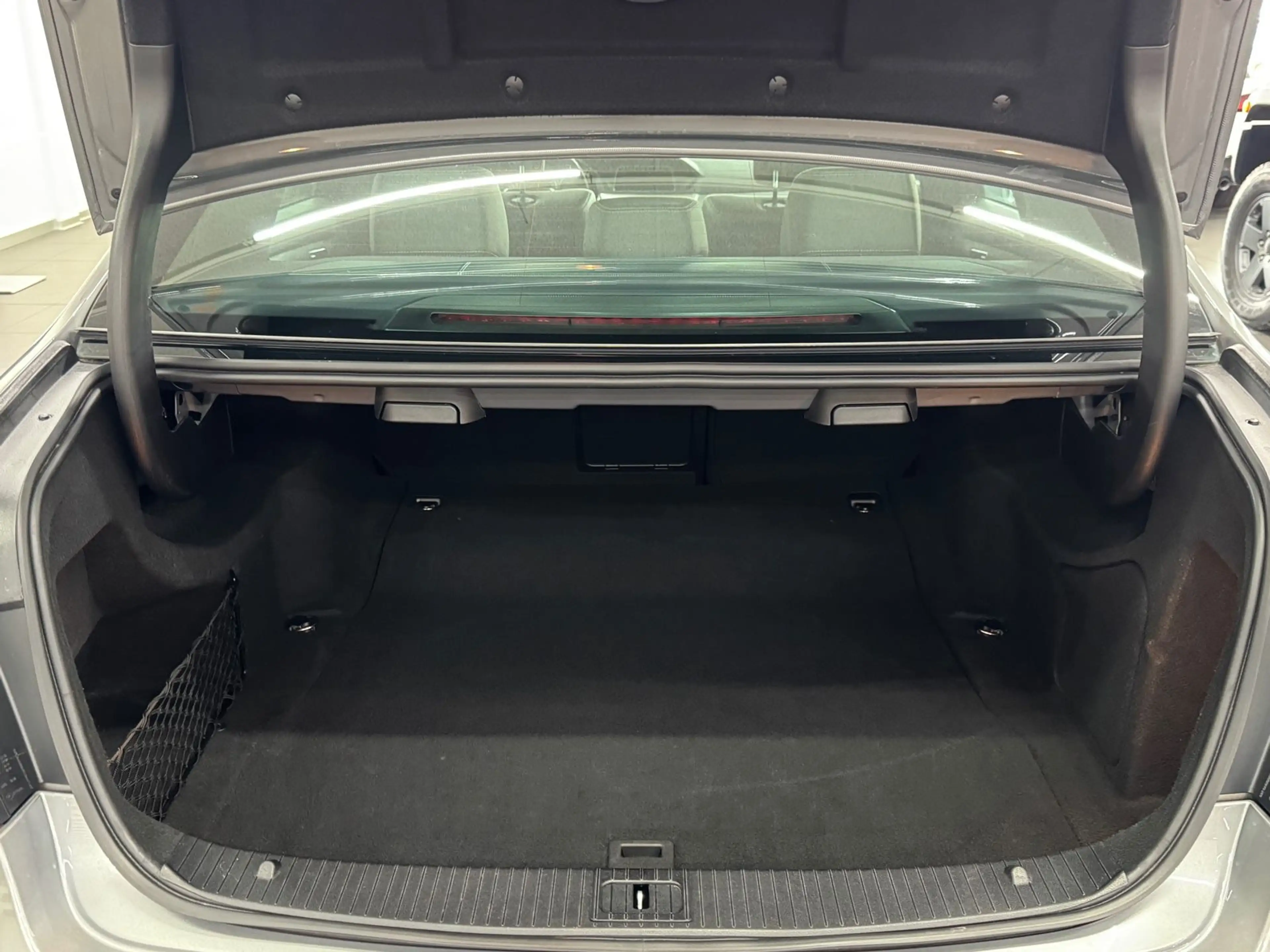 Mercedes-Benz E 200 Avantgarde Aut. ILS/PANO/U-FREI/2.HD/TOP!! — photo 10