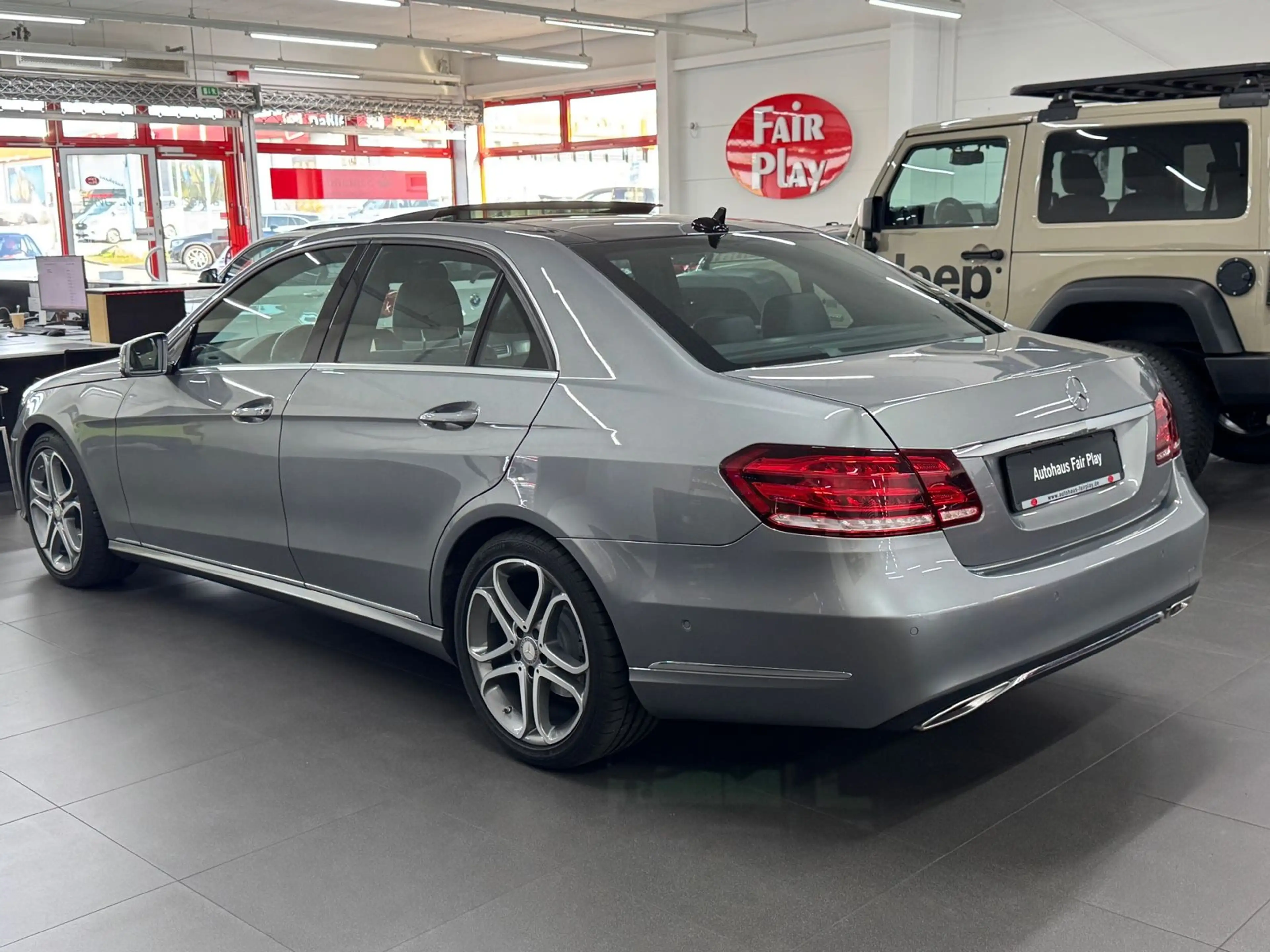 Mercedes-Benz E 200 Avantgarde Aut. ILS/PANO/U-FREI/2.HD/TOP!! — photo 7