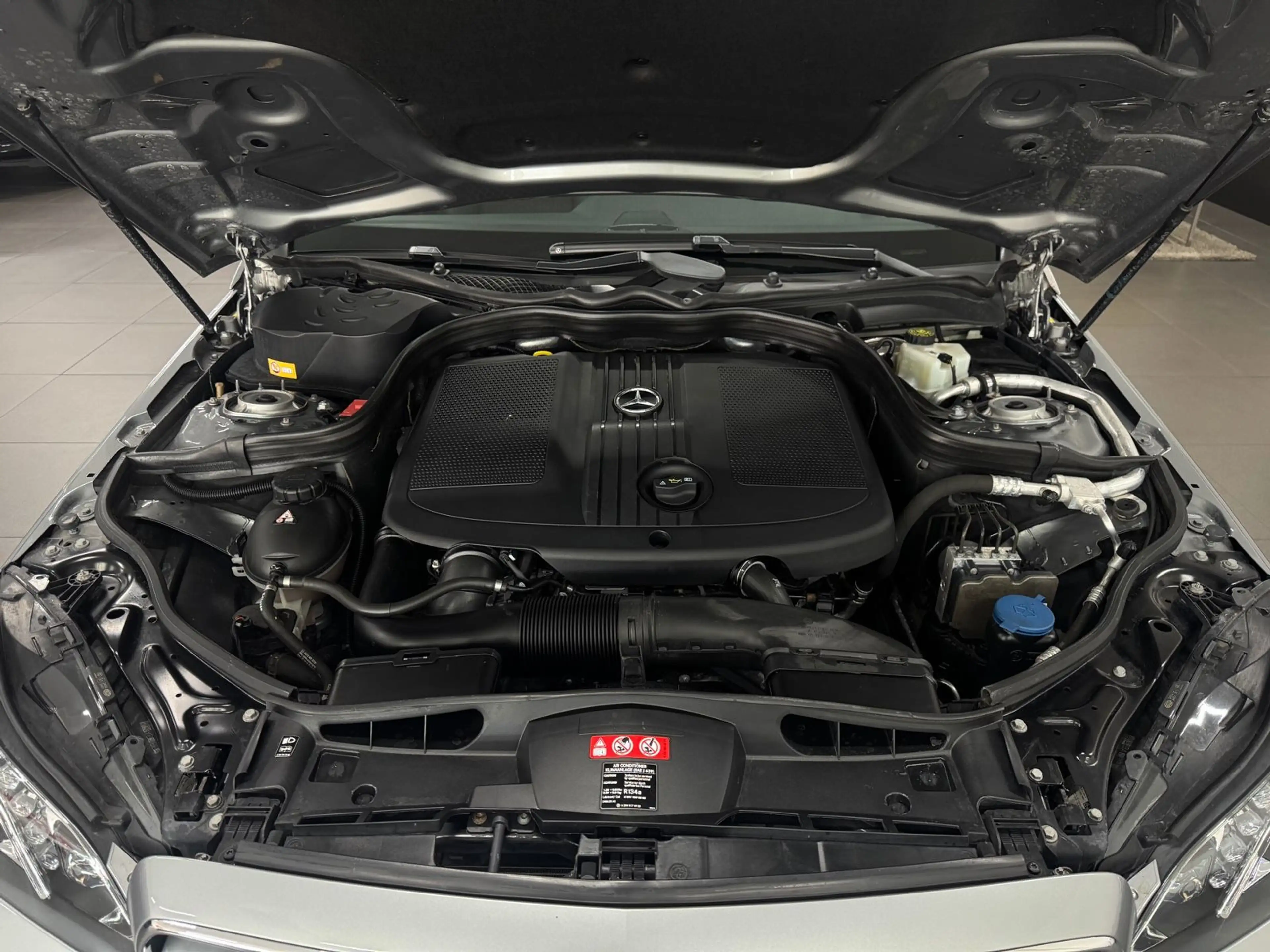 Mercedes-Benz E 200 Avantgarde Aut. ILS/PANO/U-FREI/2.HD/TOP!! — photo 9