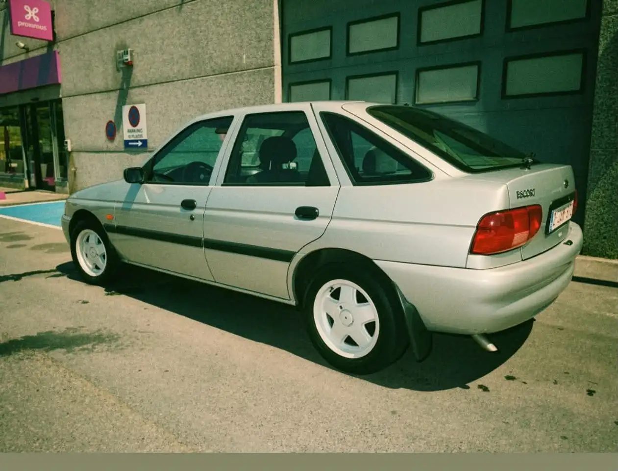 Ford Escort 1.4i CLX, foto 3