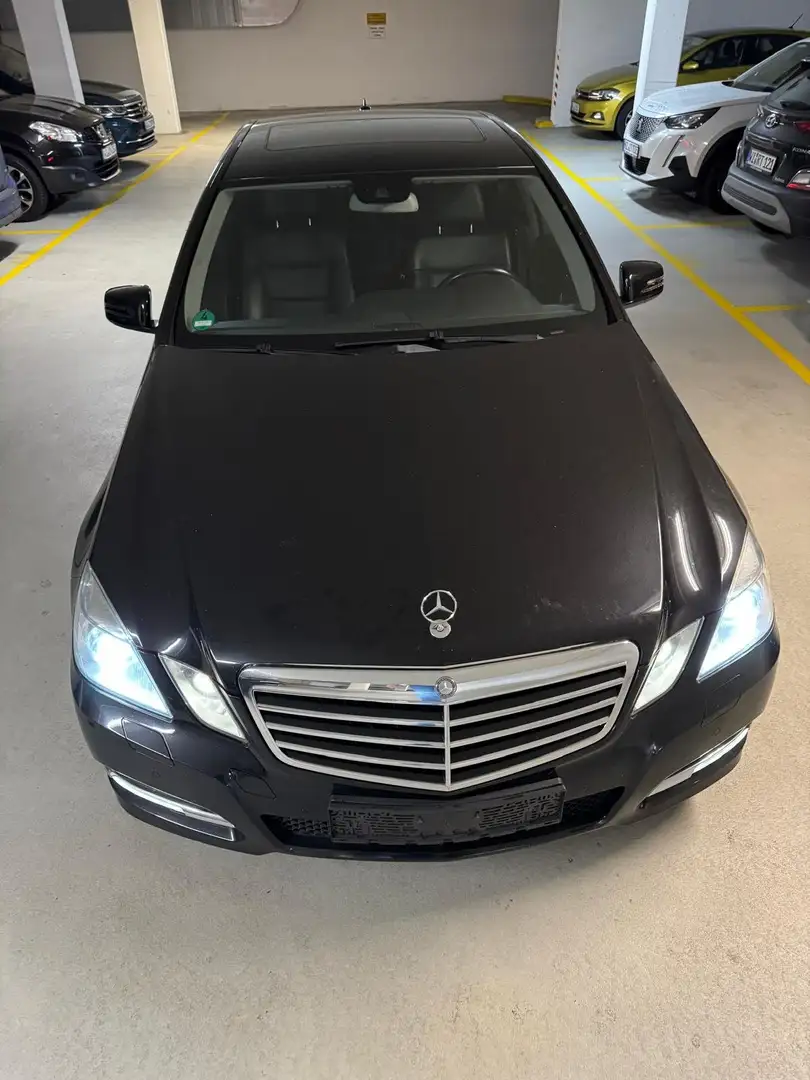 Mercedes-Benz E 220 E-Klasse Diesel CDI DPF BlueEFFICIENCY Automatik A Black - 2