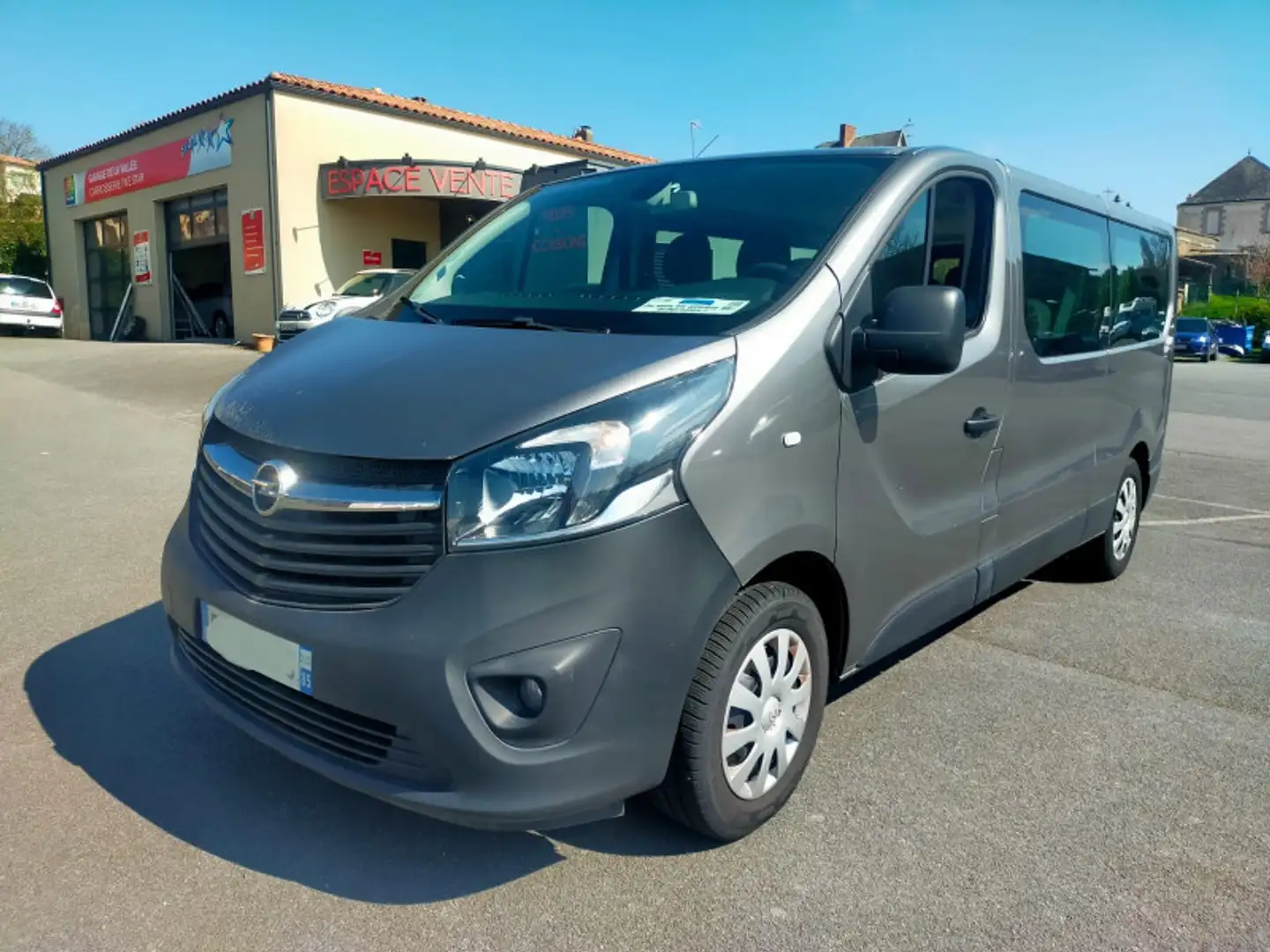 Opel Vivaro 1.6 CDTI BITURBO 125 K2900 L2H1 PACK BUSINESS ECOF Gris - 1