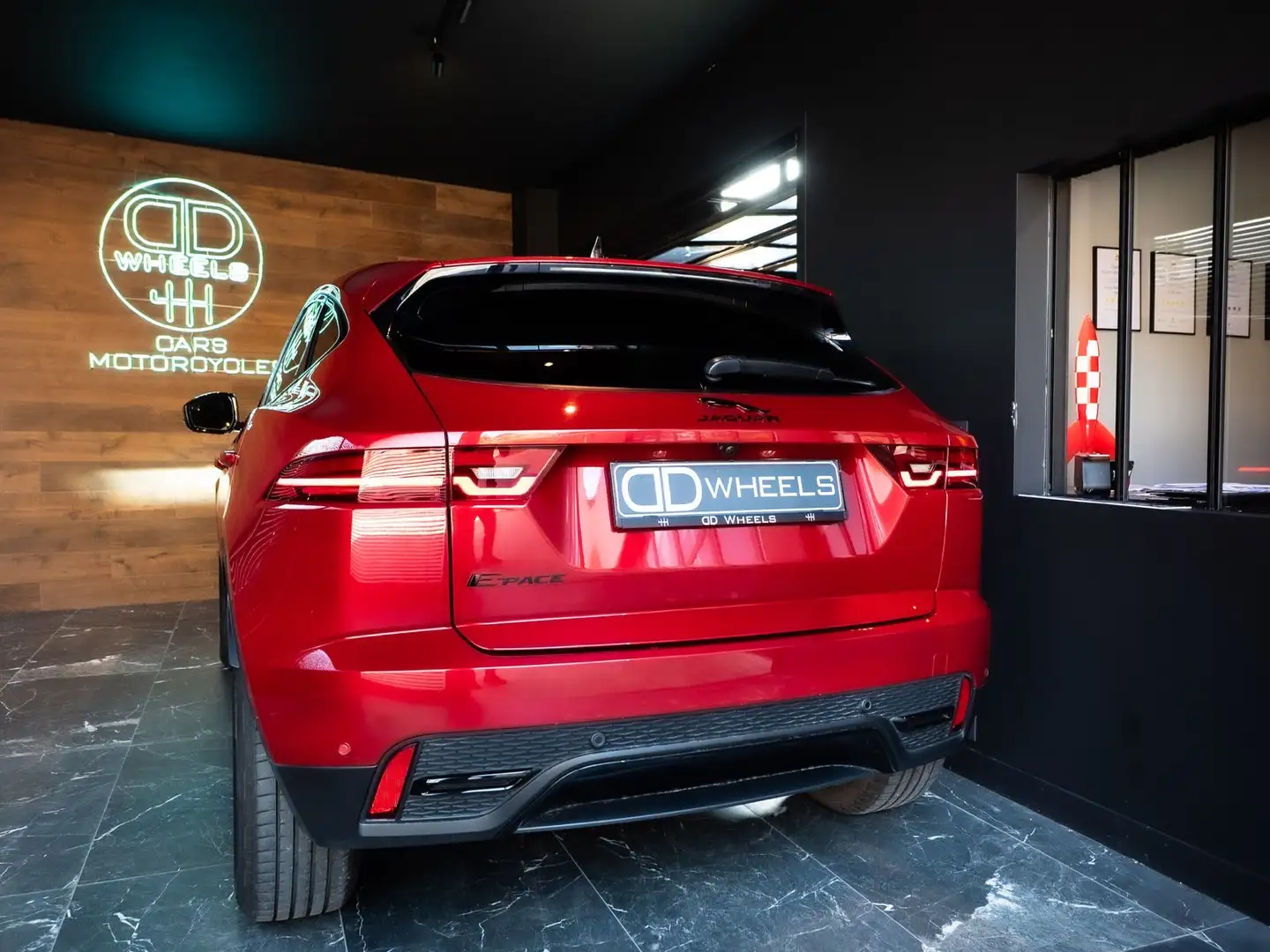 Jaguar E-Pace 1.5 T MHEV P160 Rouge - 2