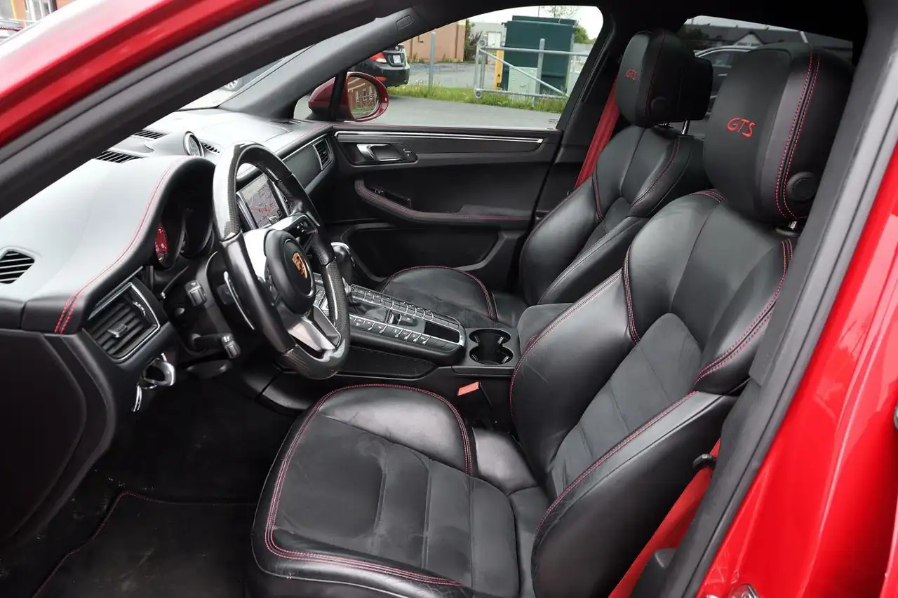 Porsche Macan photo Porsche Macan