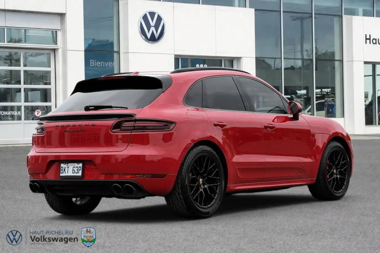Porsche Macan photo Porsche Macan