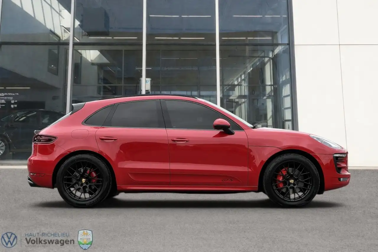 Porsche Macan photo Porsche Macan