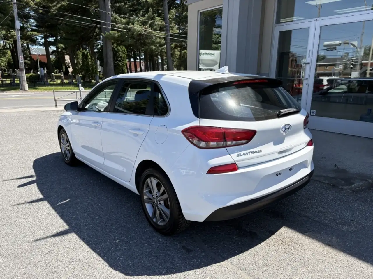 Hyundai ELANTRA снимка Hyundai ELANTRA