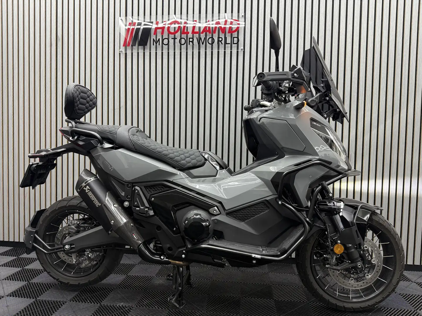 Honda X-ADV 750 Nardo Gris - 1