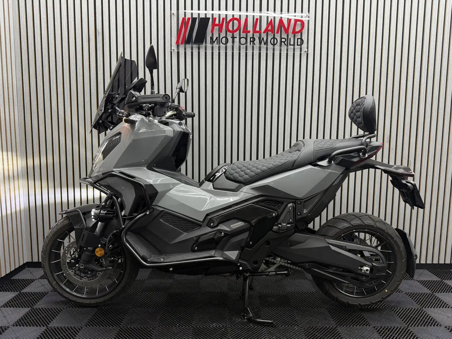 Honda X-ADV 750 Nardo Gris - 2