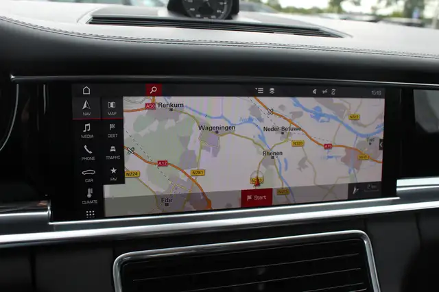 Porsche Panamera view 22