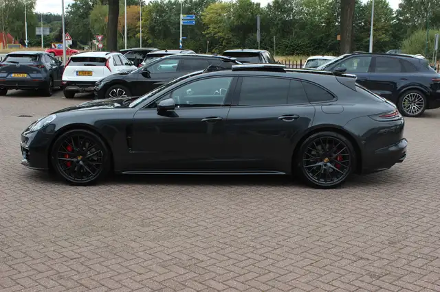 Porsche Panamera view 7