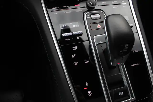Porsche Panamera view 28